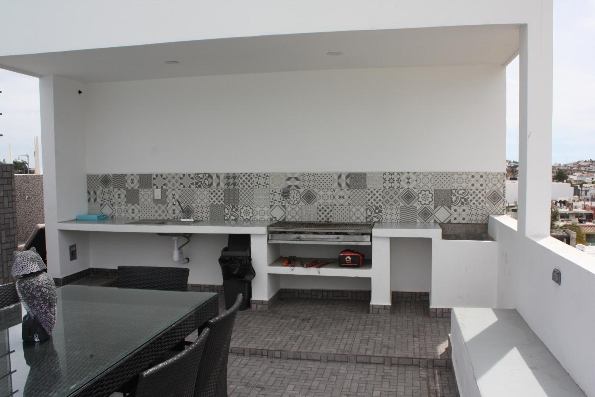 2br/2ba 1 Block To Ocean! - Unit 3 Apartment